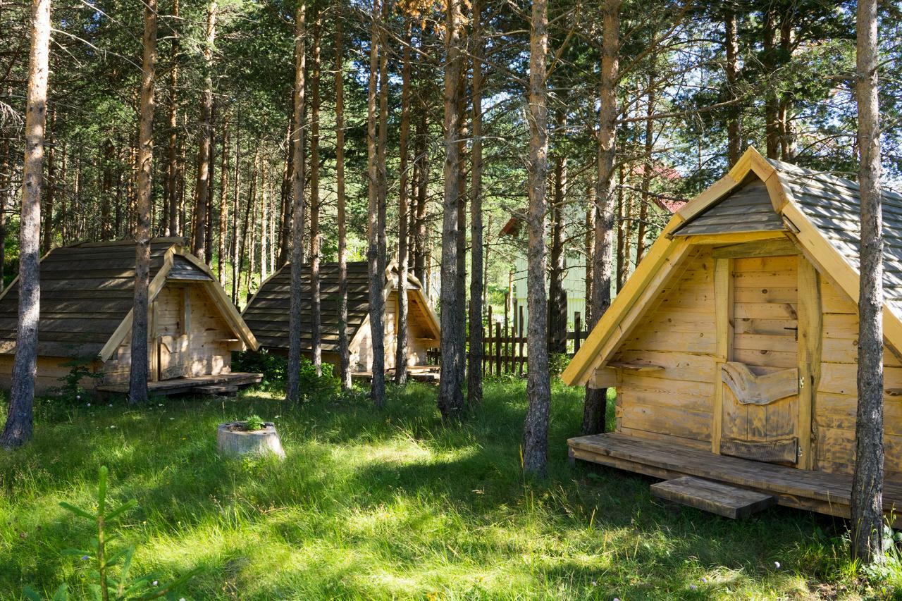 Eco Camp Chalets Pod Gorom جابلياك المظهر الخارجي الصورة