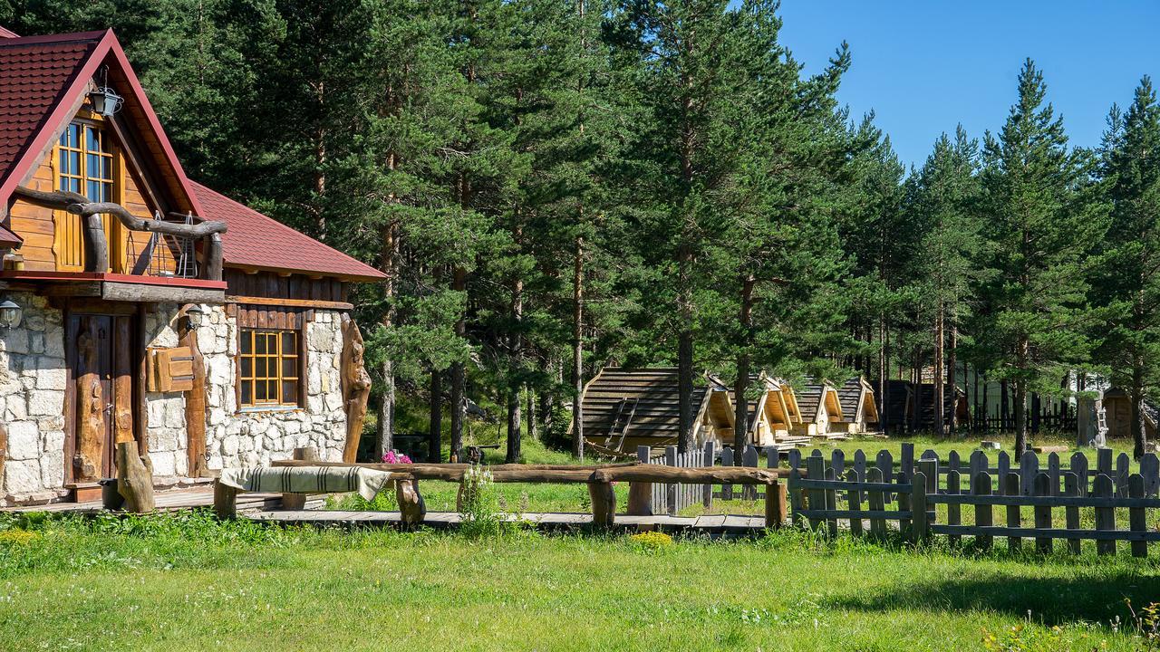Eco Camp Chalets Pod Gorom جابلياك المظهر الخارجي الصورة