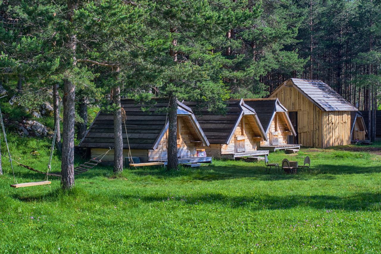 Eco Camp Chalets Pod Gorom جابلياك المظهر الخارجي الصورة