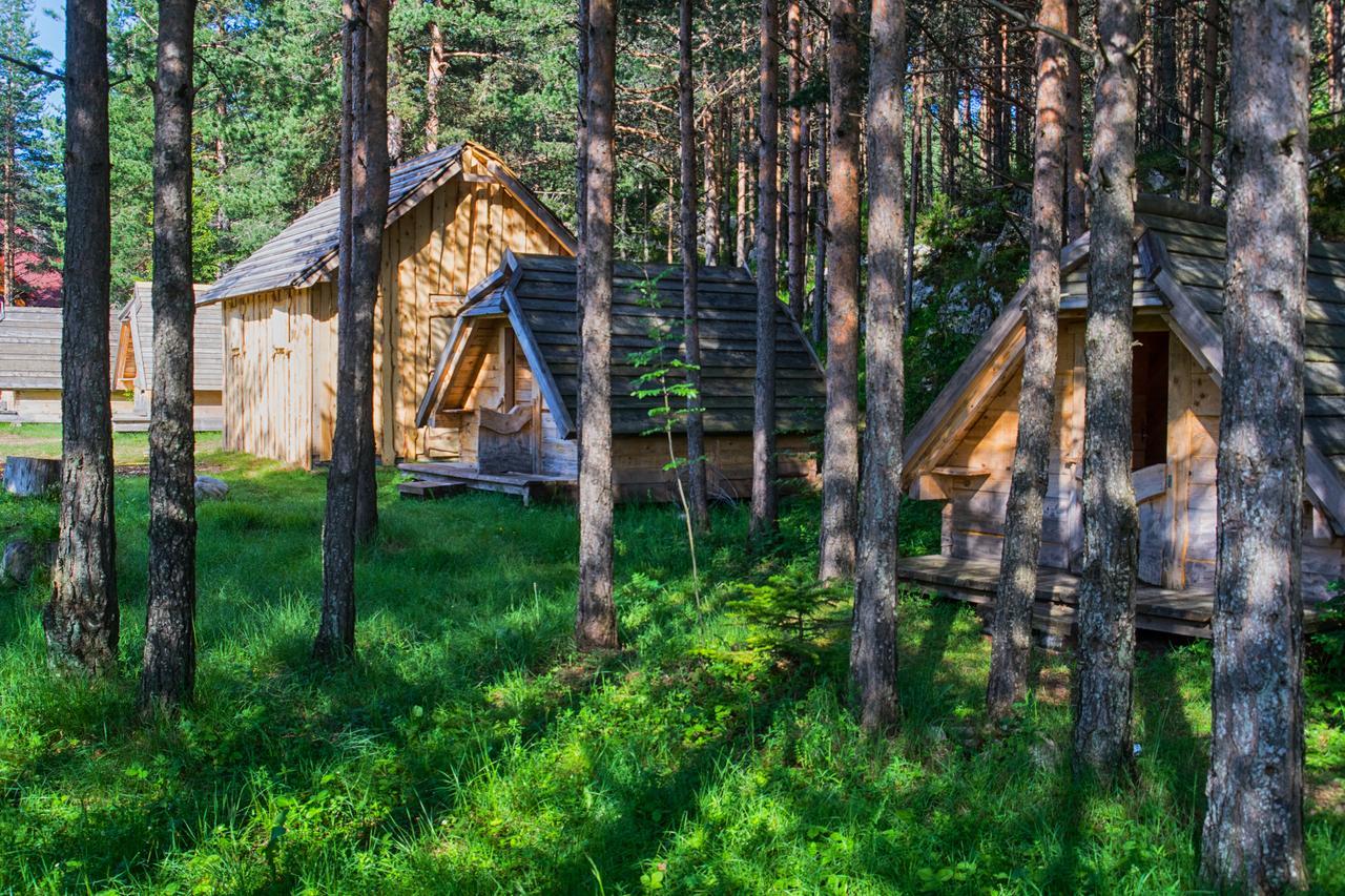 Eco Camp Chalets Pod Gorom جابلياك المظهر الخارجي الصورة