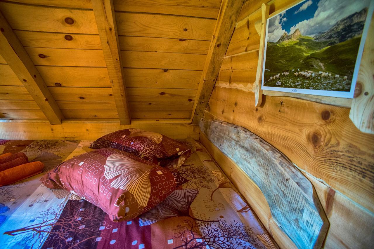 Eco Camp Chalets Pod Gorom جابلياك المظهر الخارجي الصورة