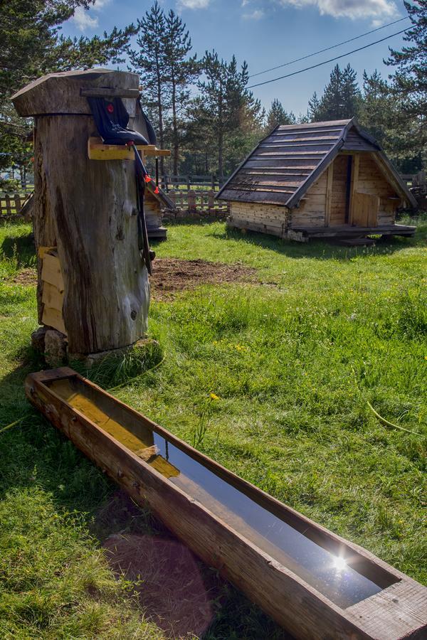 Eco Camp Chalets Pod Gorom جابلياك المظهر الخارجي الصورة